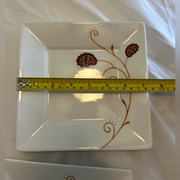 2 Everyday White 7 1/8” salad/dessert plates - Picture 4 of 4